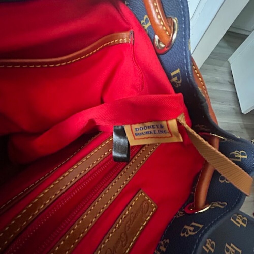 Dooney & Bourke Signature Monogram Navy Tan Bucket Drawstring Backpack Luxury - Picture 6 of 11